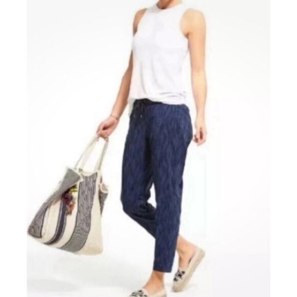 Athleta Stride Midtown Ankle Pants Size 6 Travel Quick Drying UPF Breathable - Picture 2 of 8